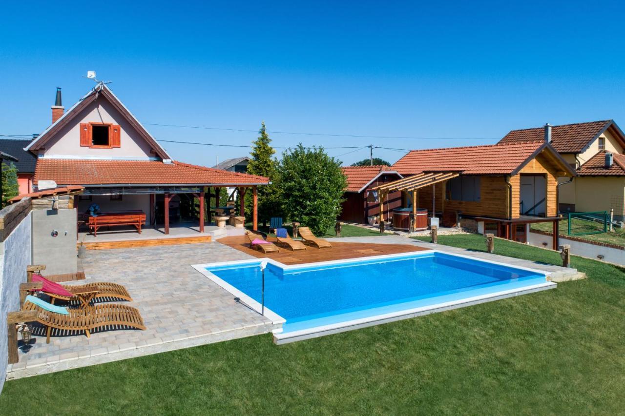 Holiday Home Dika สเวติ มาร์ติน นา มูรี ภายนอก รูปภาพ